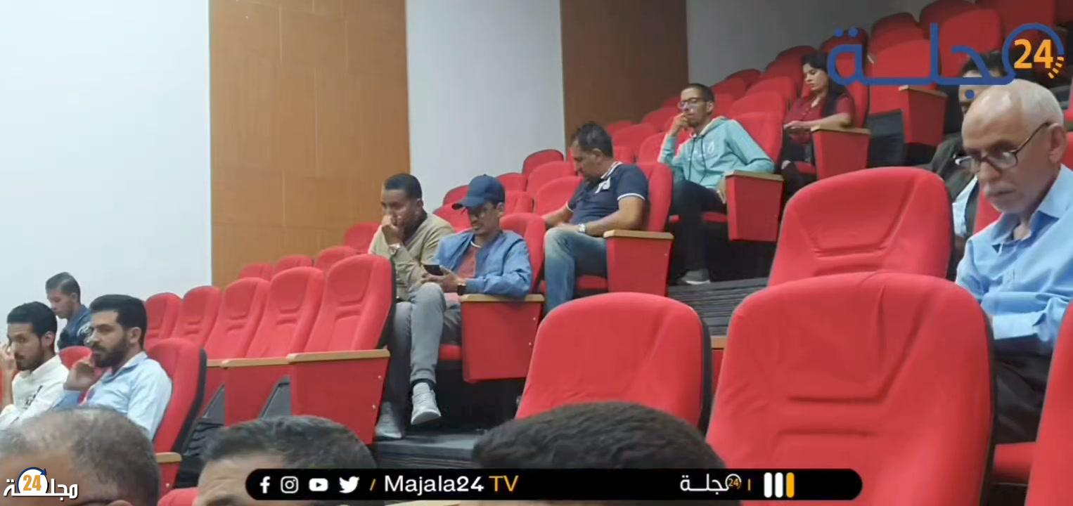 بالفيديو..العيون… الصحفي و الكاتب لرباس الركيبي يتحدث عن روايته الجديدة “أوراق من زمن مضى ” باللجهة الحسانية