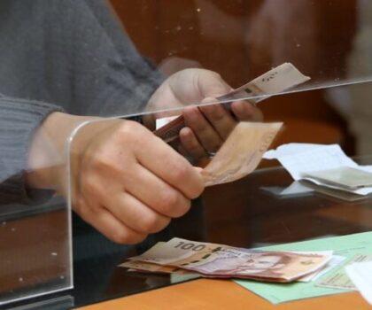 الحكومة تكشف سبب توقف الدعم الاجتماعي المباشر لبعض الأسر