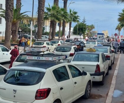 الجديدة…ابتزاز وفوضى في تسعيرات سيارات الأجرة الصغيرة و مطالب بتطبيق العداد