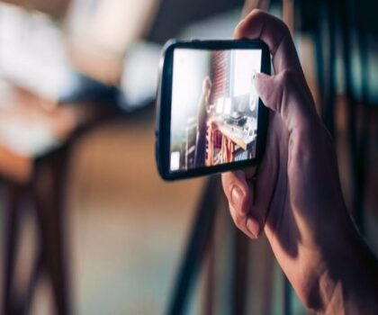 اعتقال مواطن رفض تصويره من قبل ” كوميسير” داخل إستئنافية سطات بحسبه و عائلته تحتج