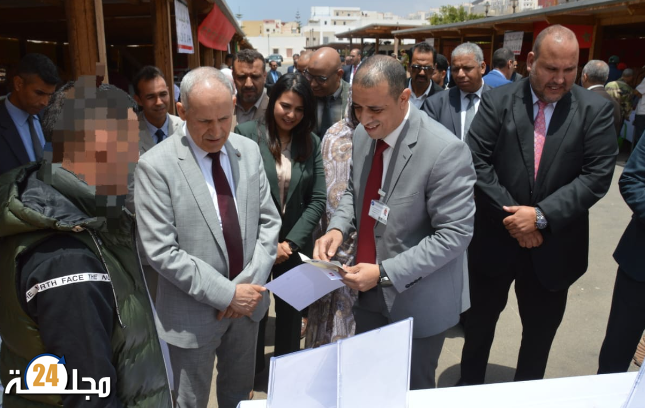 عامل إقليم سيدي إفني يشرف على تسليم مشاريع مدرة للدخل لفائدة سجناء سابقين