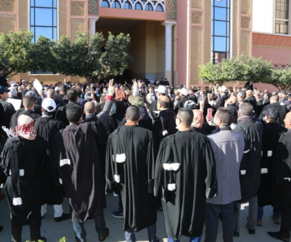 “مهنة جديدة” تثير غضب المحامين