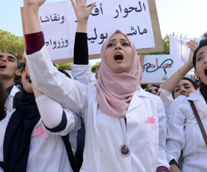 أزمة كليات الطب والصيدلة ..المستشارون يدخلون على الخط