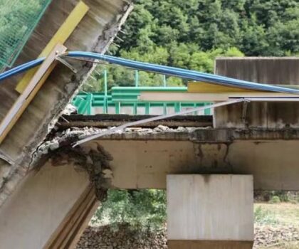 الصين: مصرع 11 شخصا اثر انهيار جسر شمال غرب البلد