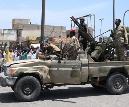 مجلس الأمن يحث على وقف الأعمال القتالية وحماية المدنيين بالسودان