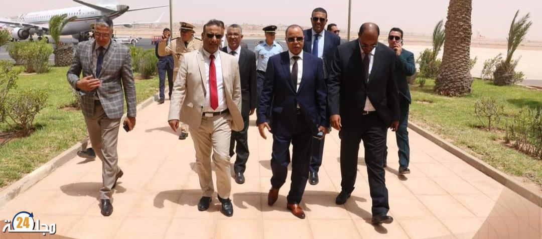الكاتب العام لولاية جهة العيون الساقية الحمراء يستقبل أول رحلة قادمة من العاصمة الرباط