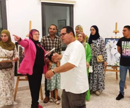 عبد الخالق الشعبي يبدع بمعرض تشكيلي خلال فعاليات الدورة الثالثة لمهرجان البحر بالعرائش