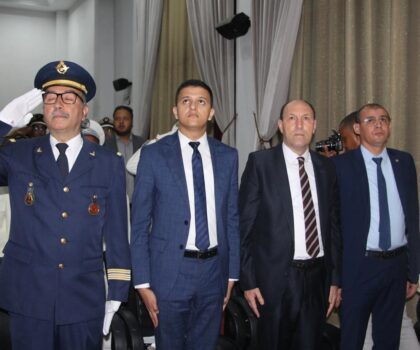 عامل عمالة إنزكان أيت ملول يترأس حفل الإنصات للخطاب الملكي بمناسبة الذكرى 25 لعيد العرش المجيد