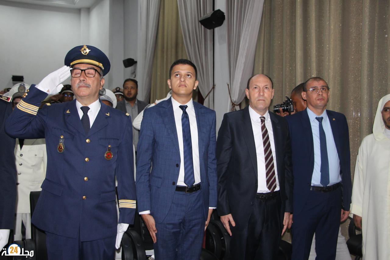 عامل عمالة إنزكان أيت ملول يترأس حفل الإنصات للخطاب الملكي بمناسبة الذكرى 25 لعيد العرش المجيد