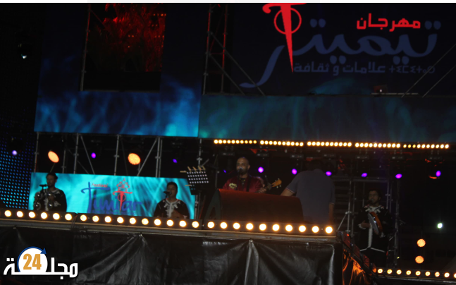 تيميتار يضيء سماء أكادير: افتتاح الدورة 19 تحت شعار ” الفنانون الامازيغ يرحبون بموسيقى العالم”