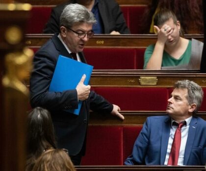 فرنسا: اليسار يجد صعوبة في الاتفاق حول مرشح لمنصب رئيس الوزراء