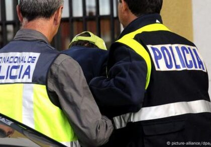 إسبانيا توقف مغربيا متورطا في تهريب المهاجرين بأليكانتي