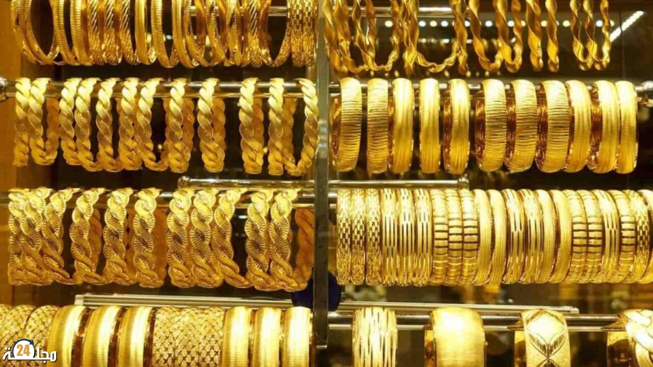 سعر الذهب يرتفع بشكل قياسي بدعم من هبوط الدولار