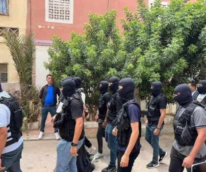 العيون …. حملات أمنية لفرقة مكافحة العصابات تسفر عن إيقاف أربعة عشر مشتبه فيه بحر الأسبوع الماضي