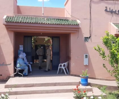 فضيحة… رئيس جماعة السويهلة يرفع سومة جبايات دخول السوق ويخفض سومة كرائه