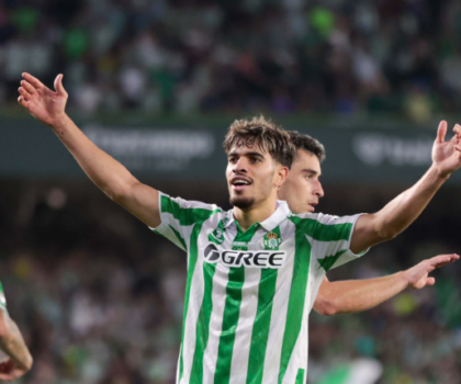 عبد الصمد الزلزولي يقود ريال بيتيس إلى فوزه الأول في الليغا ويتوج أفضل لاعب في المباراة