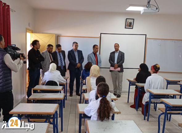 مدير الأكاديمية الجهوية للتربية والتكوين لجهة العيون الساقية الحمراء يتفقد تدابير إنجاح الدخول المدرسي بمديرية بوجدور