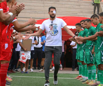 شباب بن جرير يكرم حارسه المتألق رشيد حسون