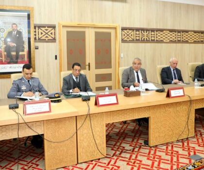 عامل إقليم خنيفرة يترأس اجتماعا موسعا لإتخاذ تدابير وإجراءات استباقية لمواجهة موجة آثار البرد والصقيع