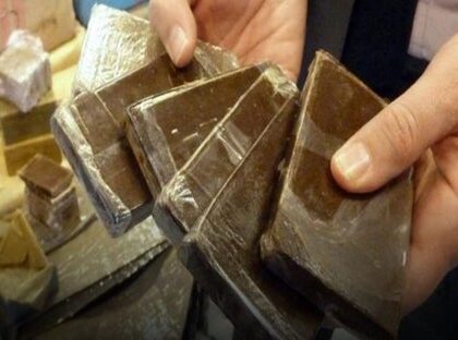 توقيف نجل برلماني متورط في محاولة تهريب ربع طن من الحشيش