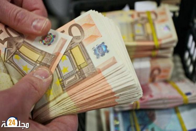 الاتحاد الأوروبي يستعد لإخضاع التحويلات المالية للمهاجرين المغاربة للمراقبة