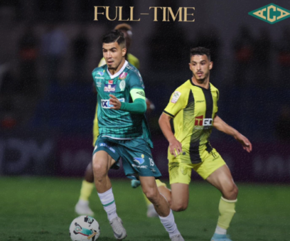 الرجاء يصمد بعشرة لاعبين أمام المغرب الفاسي وينتزع تعادلا ثمين