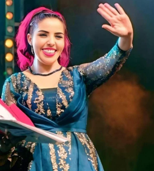 الفنانة فاطمة الزهراء أحرار تتألق من جديد