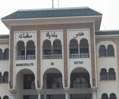 الشرطة القضائية تفتح تحقيقًا في قضية شيكات ضمانة بسطات بعد تصريحات مثيرة لمستشار جماعي