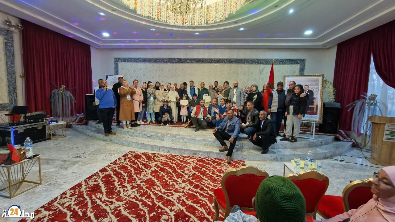 “جمعية الأعمال الاجتماعية بعمالة ميدلت تحتفي بموظفيها المتقاعدين وتوزع ثلاث تذاكر للعمرة بمناسبة الذكرى 49 للمسيرة الخضراء