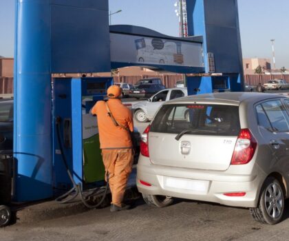 قطاع المحروقات..استياء بسبب تنامي الوسطاء وتزايد المستودعات السرية للوقود