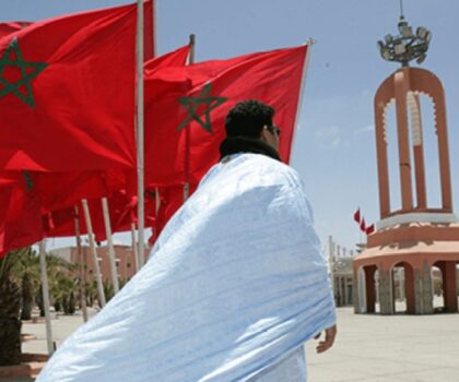 دلالات تنفيذ مشاريع استثمارية فرنسية في الصحراء المغربية