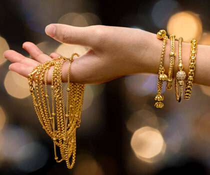 تفكيك شبكة نسائية متخصصة في السطو على الحلي والمجوهرات