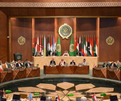 وهبي يدعو بالقاهرة إلى وضع إطار قانوني لشبكات التواصل الاجتماعي