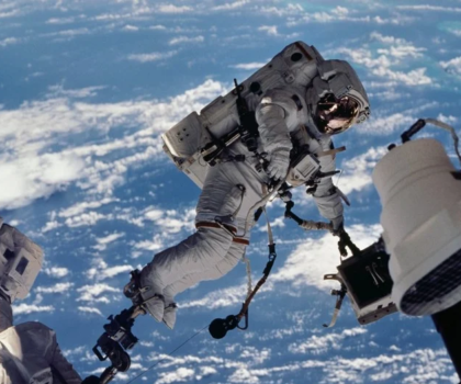 ناسا: رائدا الفضاء العالقان في المحطة الدولية لن يعودا إلى الأرض قبل نهاية مارس