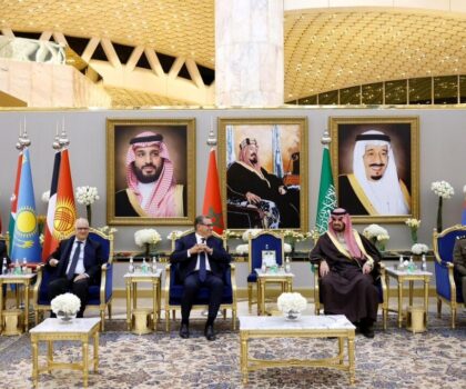 أخنوش يمثل جلالة الملك في قمة “المياه الواحدة” في الرياض