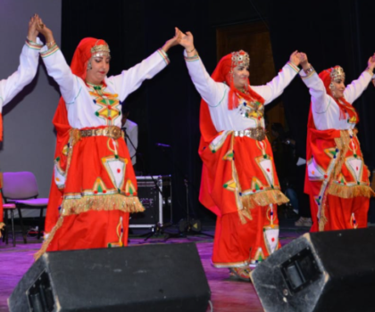 الفنان سعيد باحوس يبدع بمهرجان تيزرزاي بتزنيت