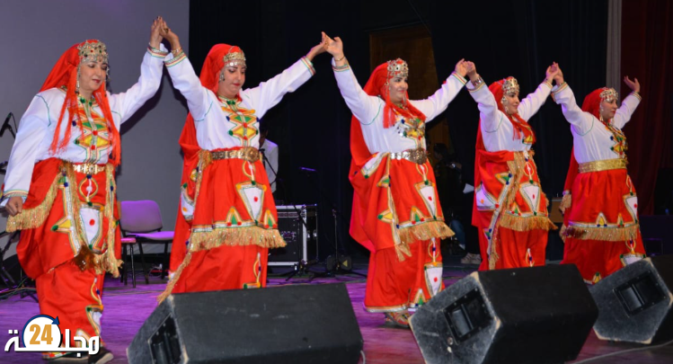 الفنان سعيد باحوس يبدع بمهرجان تيزرزاي بتزنيت