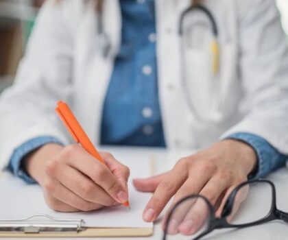 الجديدة: تفاصيل الحكم على طبيب متورط في منح شهادات تتضمن وقائع غير صحيحة