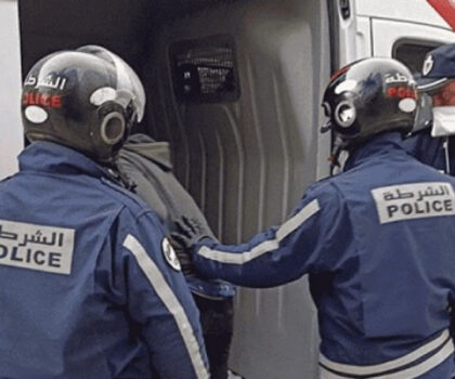 وجدة: توقيف ثلاثة أشخاص متورطين في عمليات نصب وانتحال صفة