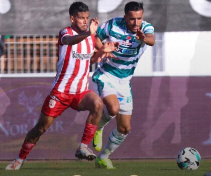 الرجاء يكتسح شباب المحمدية بثلاثية ويشعل سباق القمة