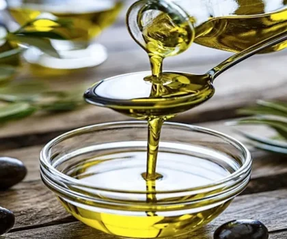 ماذا يحدث لجسمك عندما تتناول زيت الزيتون كل يوم؟