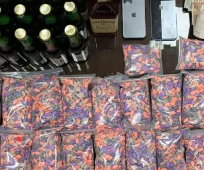 فاس.. توقيف شخصين بتهمة ترويج المخدرات وبيع الكحول بدون رخصة