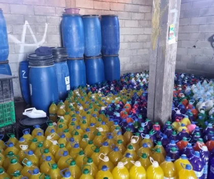 الدرك الملكي بالجديدة يضبط مخبأ سريا لتعبئة مواد تنظيف مشبوهة بأولاد احسين