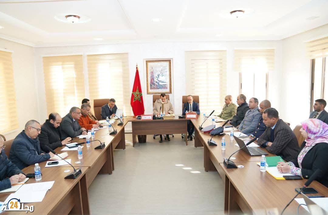 اقليم طاطا اجتماع اللجنة الإقليمية برئاسة السيد العامل حول الاستعدادات لضمان التموين السليم للأسواق خلال شهر رمضان المبارك ومكافحة الاحتكار والمضاربات غير المشروعة