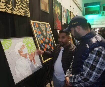 يحيى فنان تشكيلي يبدع من اشتوكة إلى أكادير