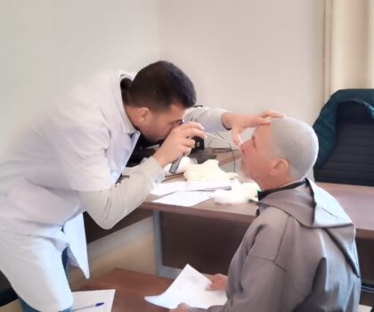 قافلة طبية متعددة التخصصات تخفف من آثار موجة البرد بجماعات جبلية في أيت باها