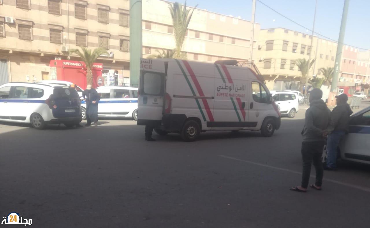 الصقور يوقفون شخصين في محطة طاكسيات ببيوكرى