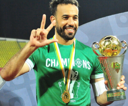 أنس الزنيتي يطوي صفحة الرجاء ويبدأ مغامرة آسيوية مع الوصل الإماراتي