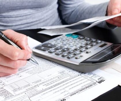 تفاصيل الحكم على مستخدم بتمارة تلاعب في فواتير الماء والكهرباء للحصول على المال