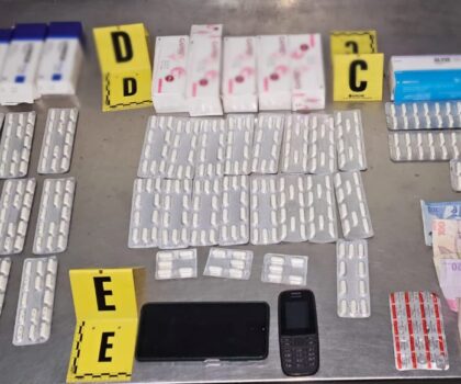 توقيف سائق سيارة أجرة وآخر من ذوي السوابق في قضية مخدرات